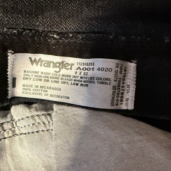 Wrangler 112315293 Cowboy Cut Black Slim Fit Jeans Womens Size 9x32 Black Denim - Picture 6 of 6